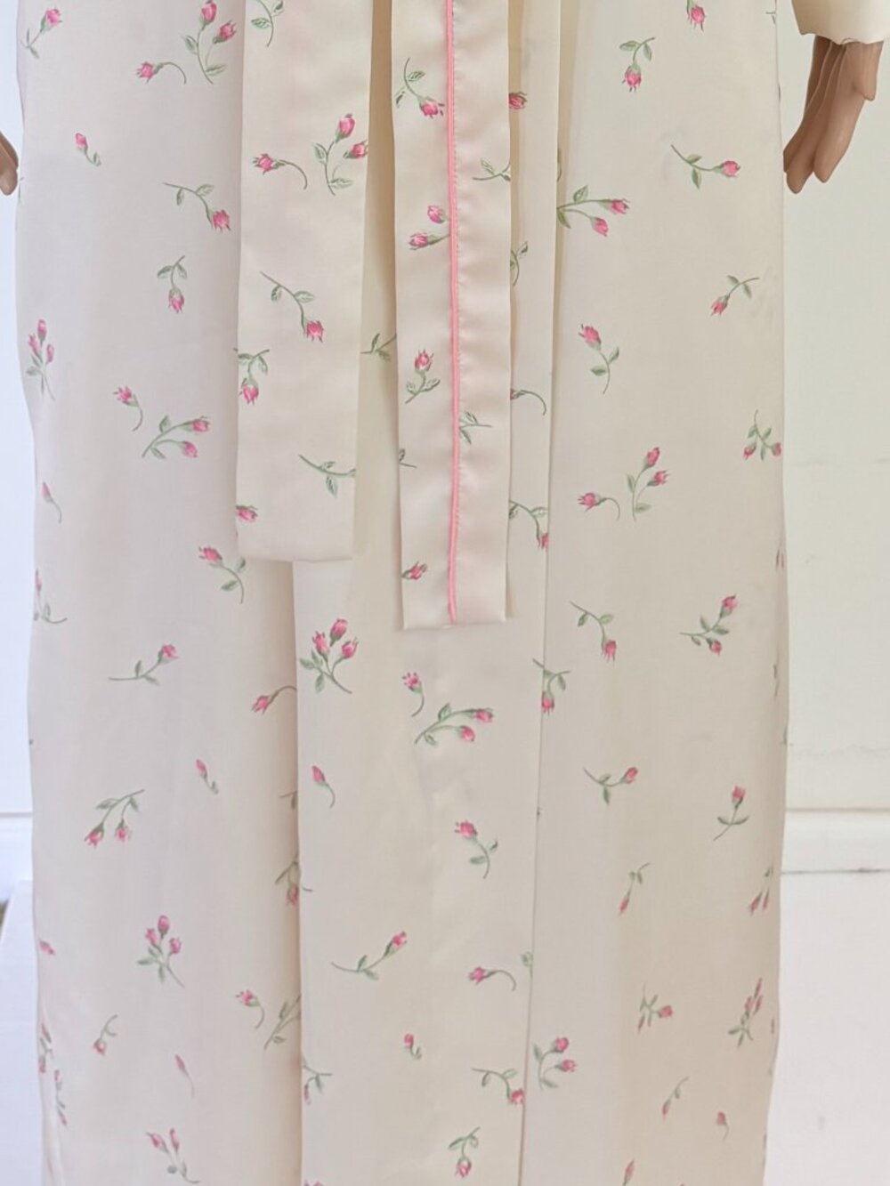 Georgette Trabolsi Women's Lingerie Night Gown Sz. S With Matching Robe  Size M. - Picture 6 of 13